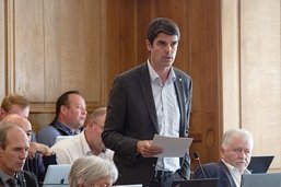 Au Grand Conseil, un autocollant de la Jeunesse socialiste agace les députés UDC