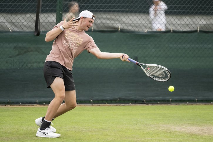 Dominic Stricker était un peu trop court face au Français. © KEYSTONE/ALESSANDRO DELLA VALLE