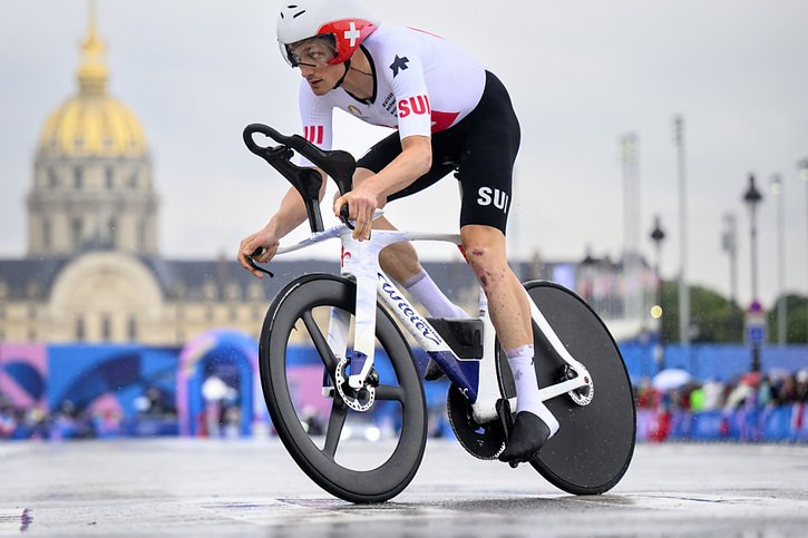 Stefan Küng, ici aux JO, a pris la 4e place du premier contre-la-montre de la Vuelta © KEYSTONE/LAURENT GILLIERON