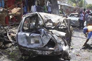 Au moins 9 morts dans l'explosion dans un café bondé à Mogadiscio